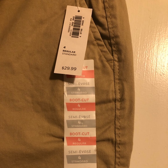 *NEW WITH TAGS* Old Navy Regular Bootcut Khakis - Picture 4 of 4